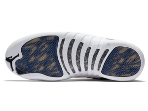 Кроссовки Nike Air Jordan 12 мужские черно-белые с золотым - фото подошвы